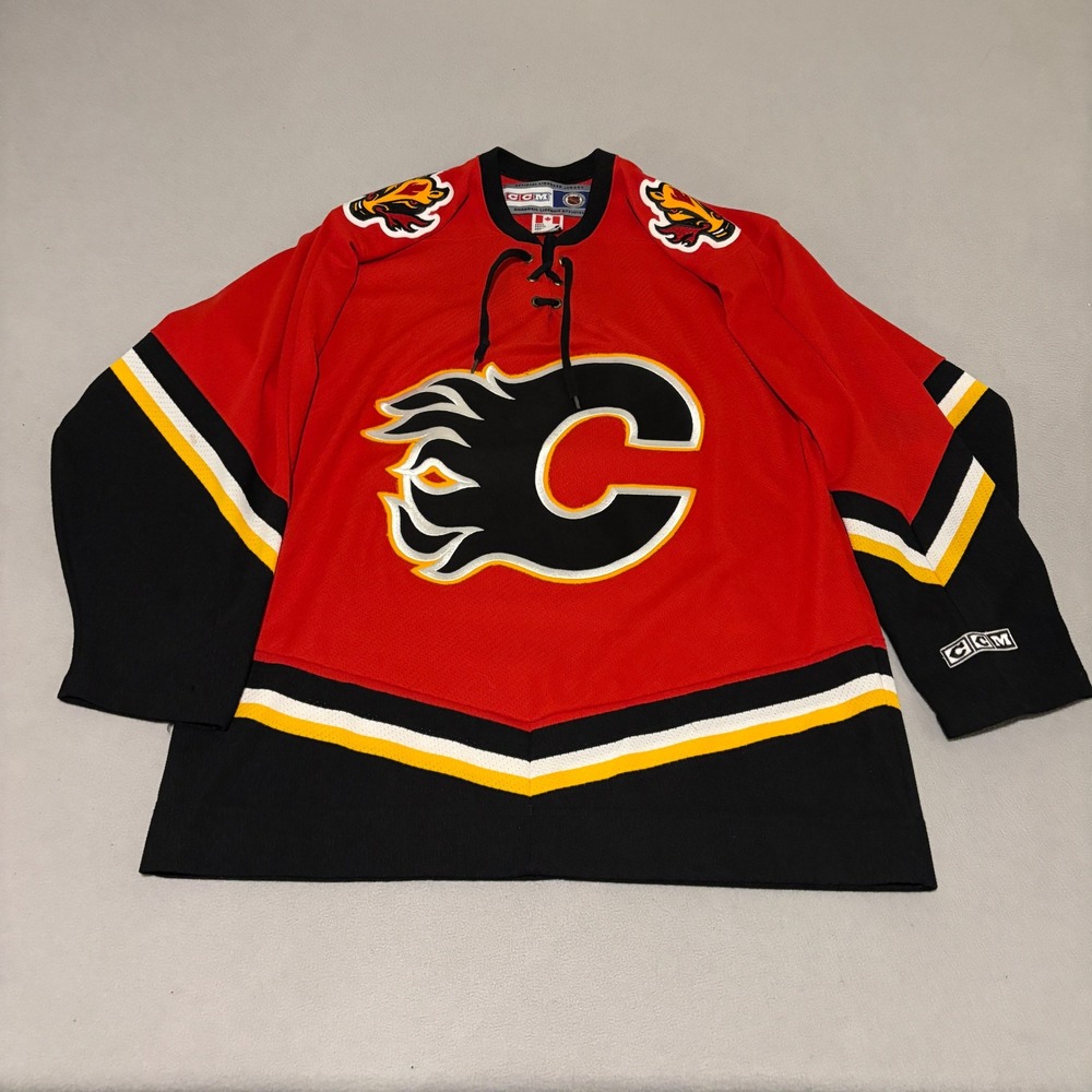 CCM Mens Calgary Flames NHL Hockey Jersey Medium Red Black Sportswear Gorpcore